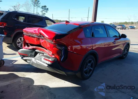 2025 Kia K4 Lxs z USA, uszkodzony, nr VIN 3KPFT4DE6SE004501